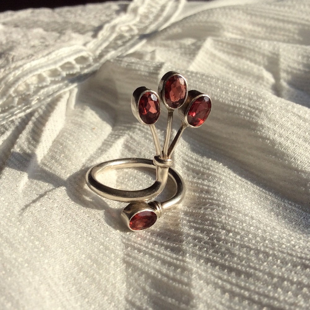 925 sterling silver/garnet ring